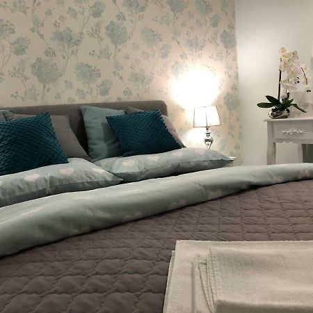 Family & Business Elegant Apartments Ul Warszawska - 2 Bedroom, Balcony, Parking كيلتشي المظهر الخارجي الصورة