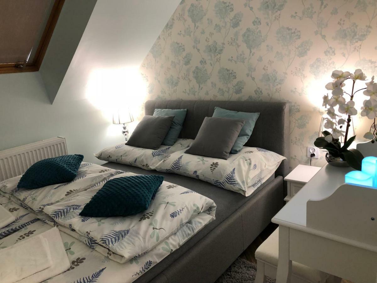 Family & Business Elegant Apartments Ul Warszawska - 2 Bedroom, Balcony, Parking كيلتشي المظهر الخارجي الصورة