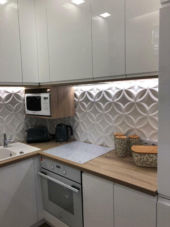Family & Business Elegant Apartments Ul Warszawska - 2 Bedroom, Balcony, Parking كيلتشي المظهر الخارجي الصورة