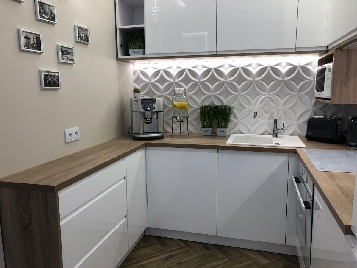 Family & Business Elegant Apartments Ul Warszawska - 2 Bedroom, Balcony, Parking كيلتشي المظهر الخارجي الصورة