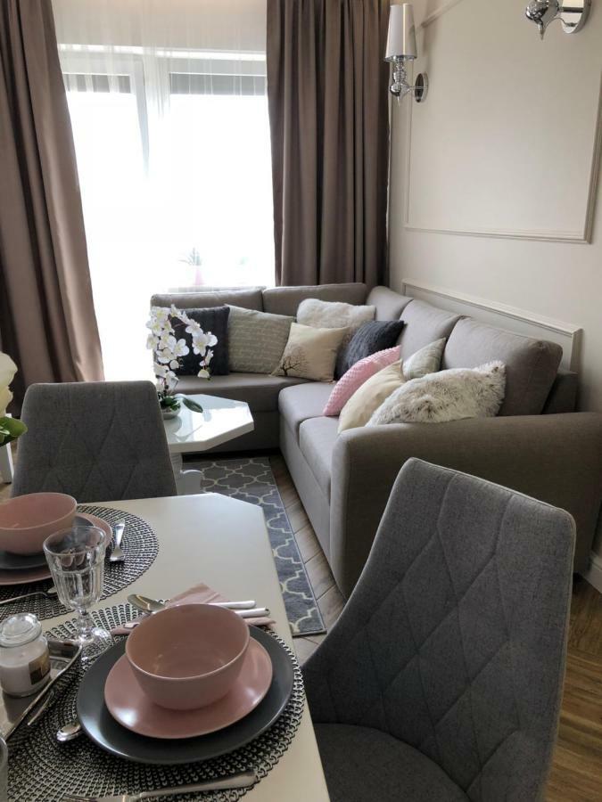 Family & Business Elegant Apartments Ul Warszawska - 2 Bedroom, Balcony, Parking كيلتشي المظهر الخارجي الصورة