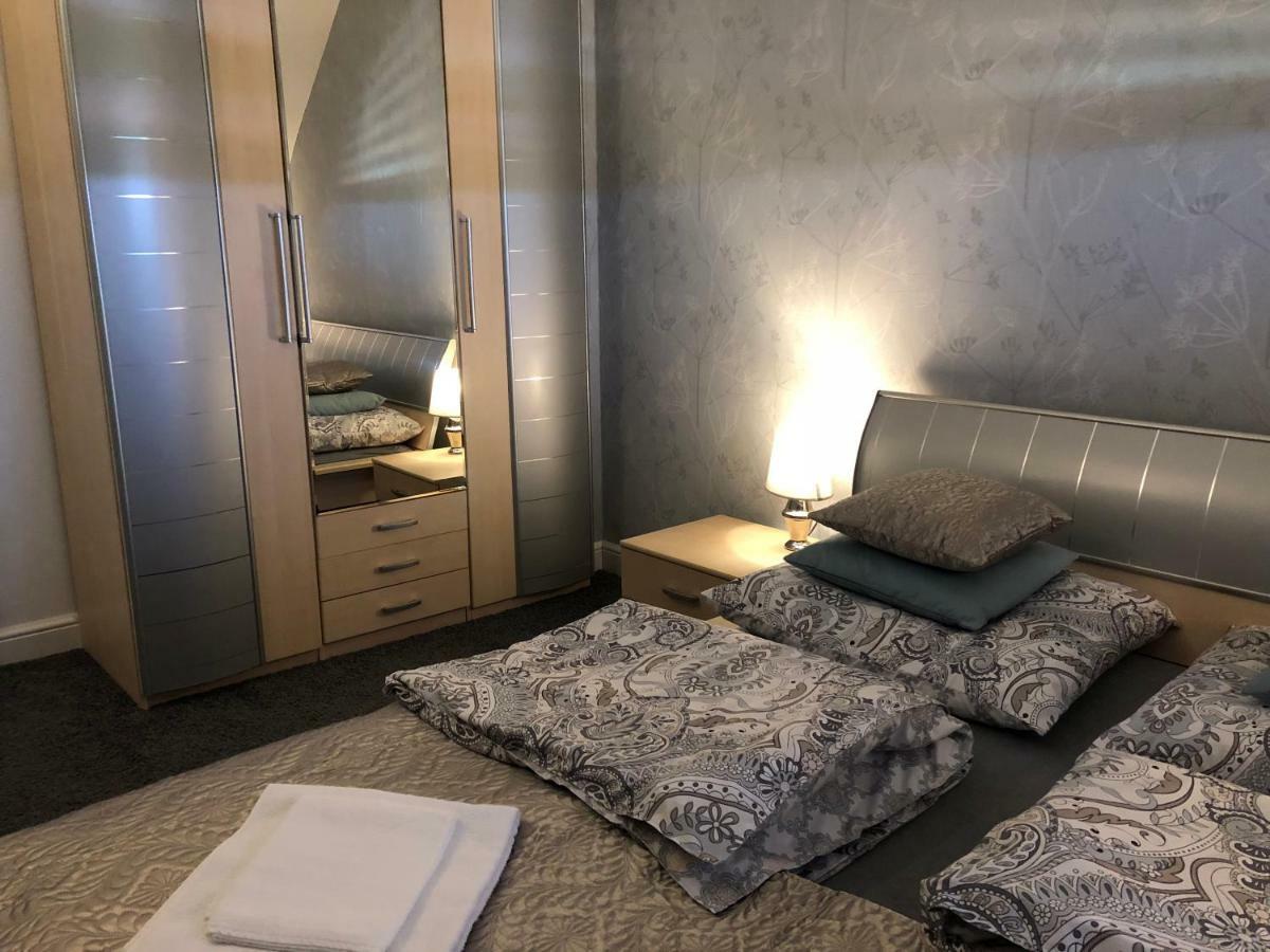 Family & Business Elegant Apartments Ul Warszawska - 2 Bedroom, Balcony, Parking كيلتشي المظهر الخارجي الصورة