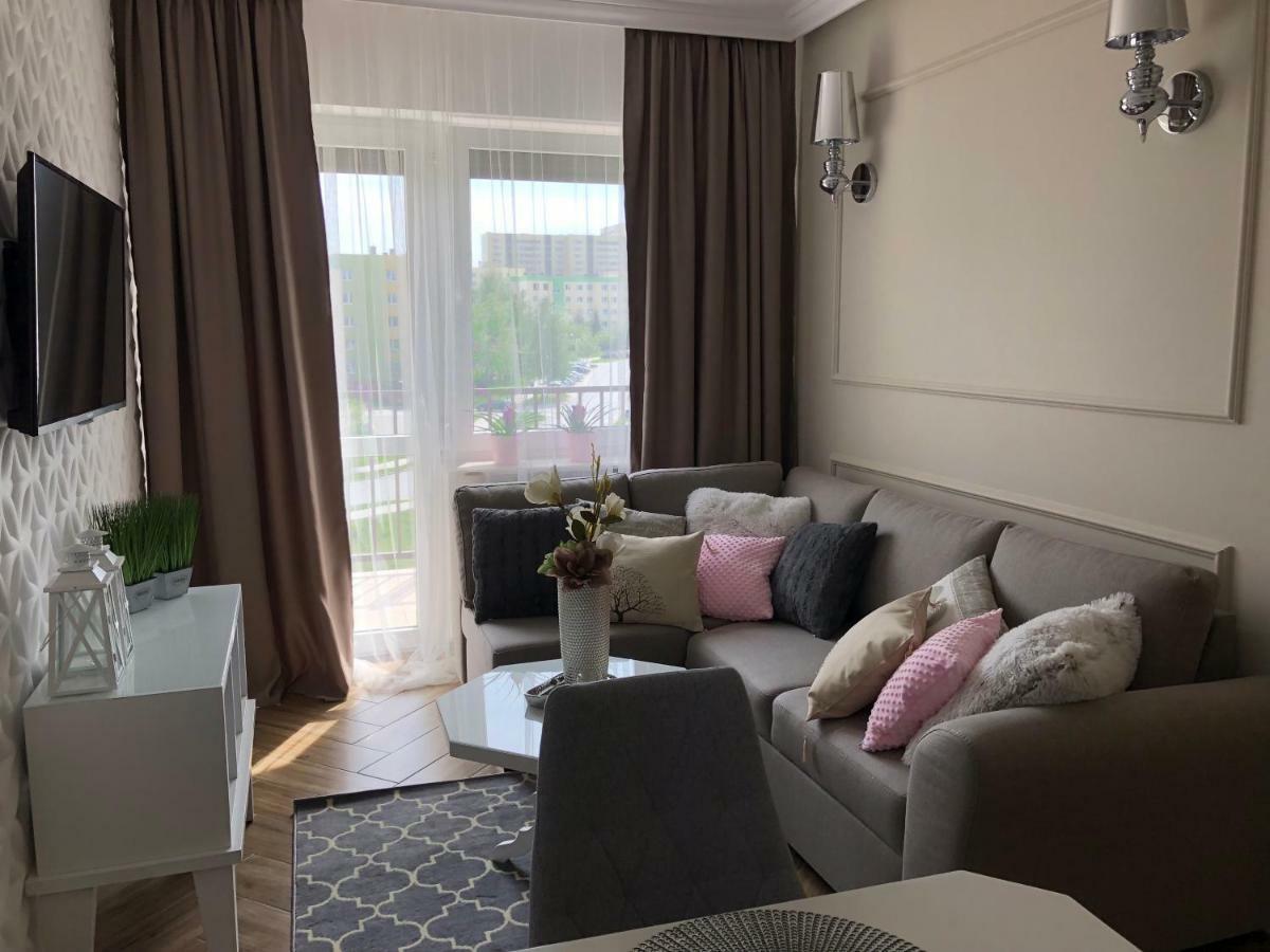 Family & Business Elegant Apartments Ul Warszawska - 2 Bedroom, Balcony, Parking كيلتشي المظهر الخارجي الصورة