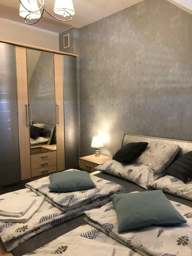 Family & Business Elegant Apartments Ul Warszawska - 2 Bedroom, Balcony, Parking كيلتشي المظهر الخارجي الصورة
