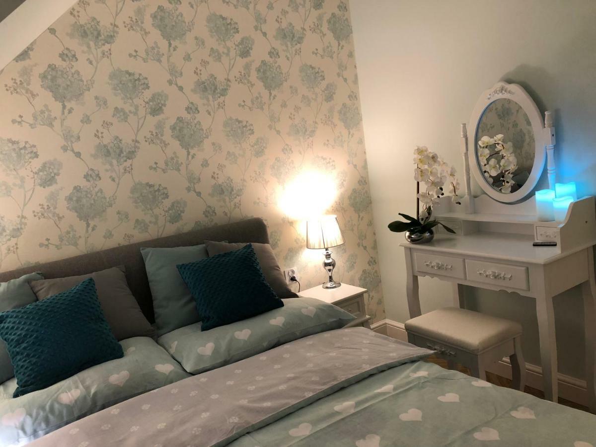 Family & Business Elegant Apartments Ul Warszawska - 2 Bedroom, Balcony, Parking كيلتشي المظهر الخارجي الصورة