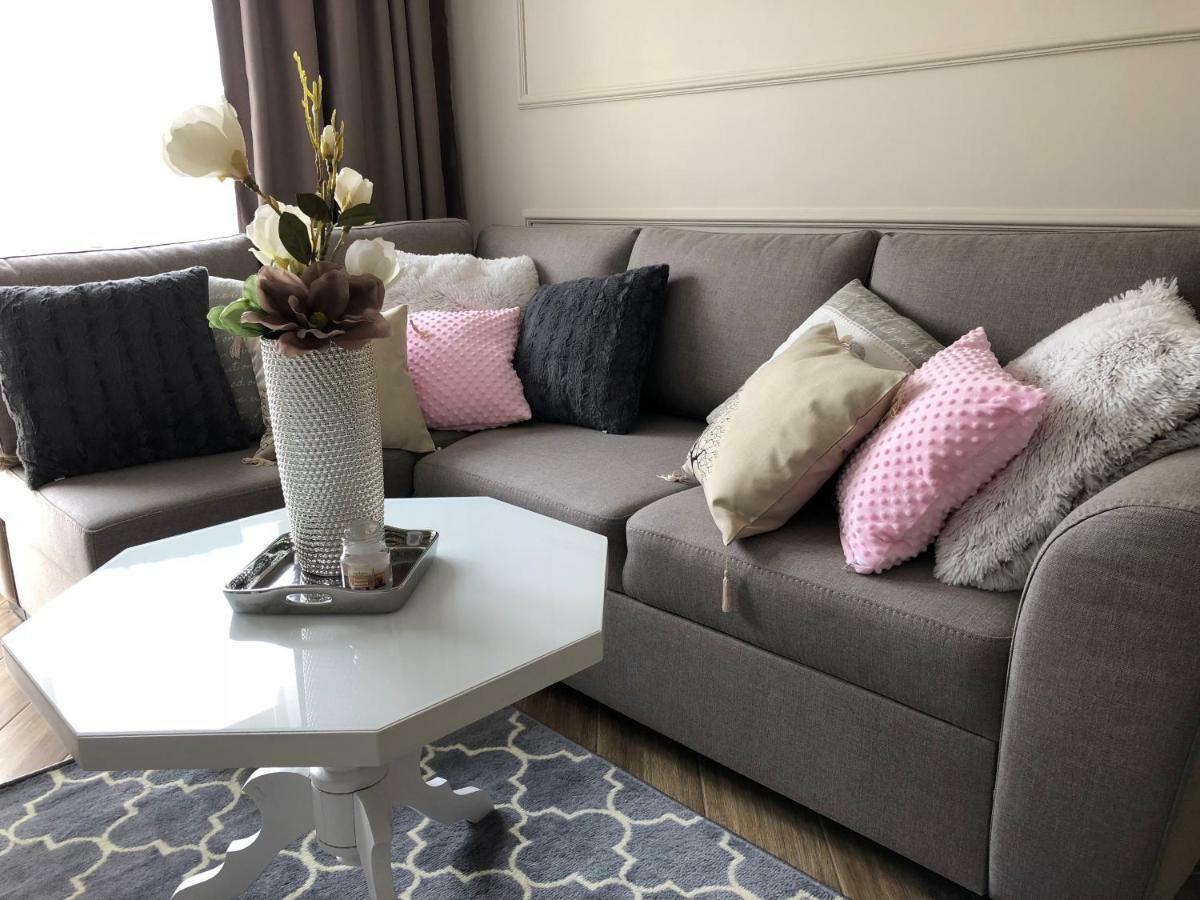 Family & Business Elegant Apartments Ul Warszawska - 2 Bedroom, Balcony, Parking كيلتشي المظهر الخارجي الصورة
