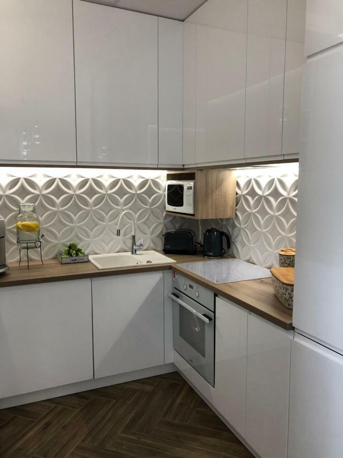 Family & Business Elegant Apartments Ul Warszawska - 2 Bedroom, Balcony, Parking كيلتشي المظهر الخارجي الصورة